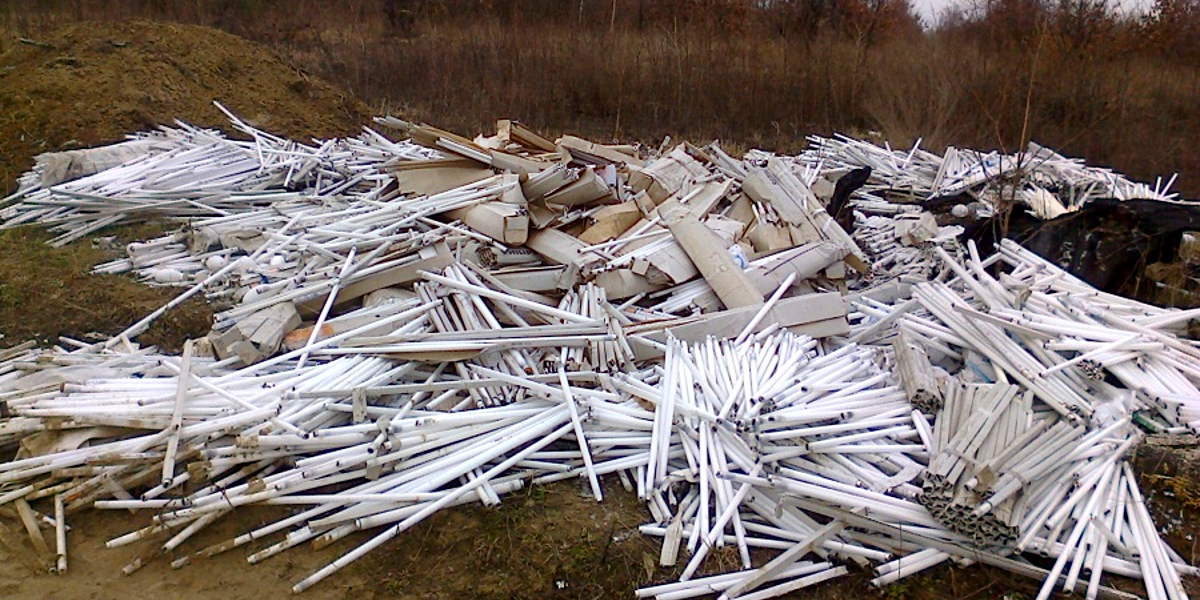 Самый опасный отход. Ртутные лампы полигон. Свалка люминесцентных ламп. Ртутьсодержащие лампы отходы. Утилизация ртутных ламп.